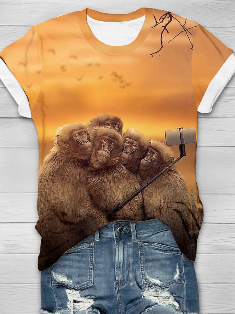 Loose Funny selfie of monkey Casual T-Shirt