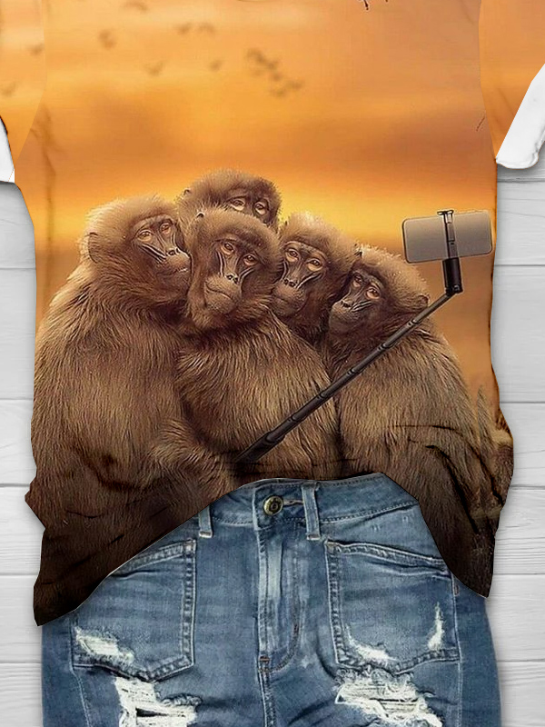 Loose Funny selfie of monkey Casual T-Shirt